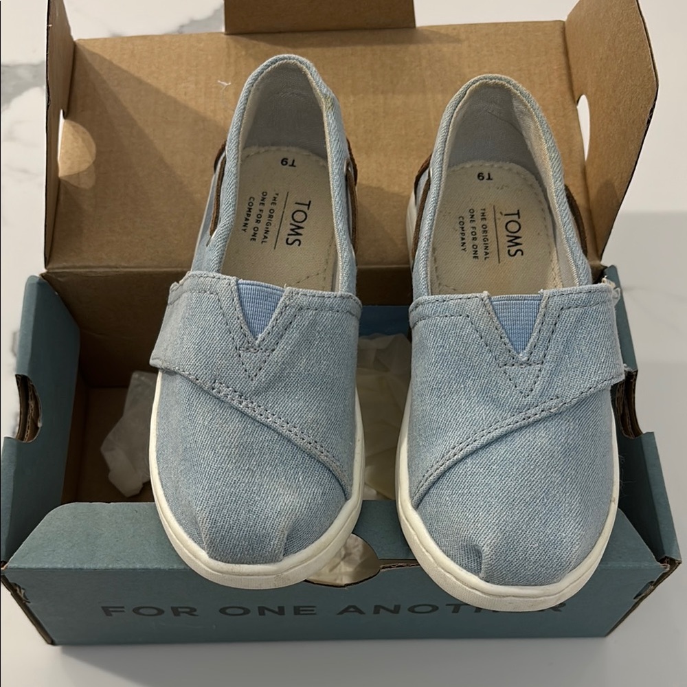 TOMS Navy Denim Shoes with Synthetic Trim